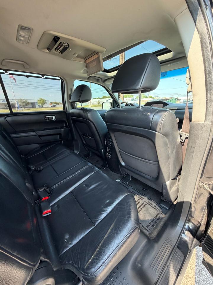 Honda Pilot 2WD 4dr Touring w/RES & Navi 2012
