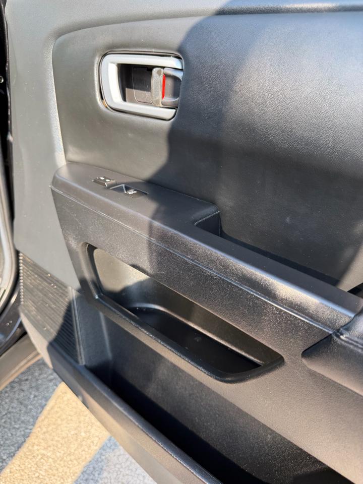Honda Pilot 2WD 4dr Touring w/RES & Navi 2012