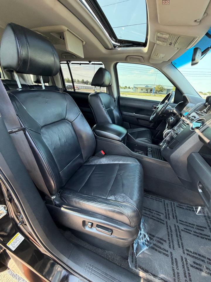Honda Pilot 2WD 4dr Touring w/RES & Navi 2012