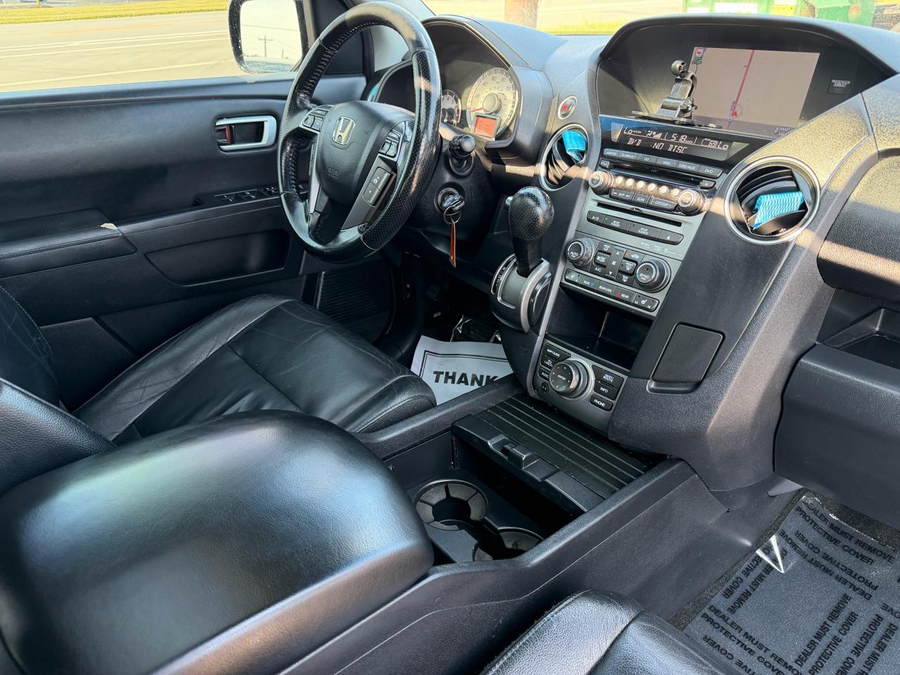 Honda Pilot 2WD 4dr Touring w/RES & Navi 2012