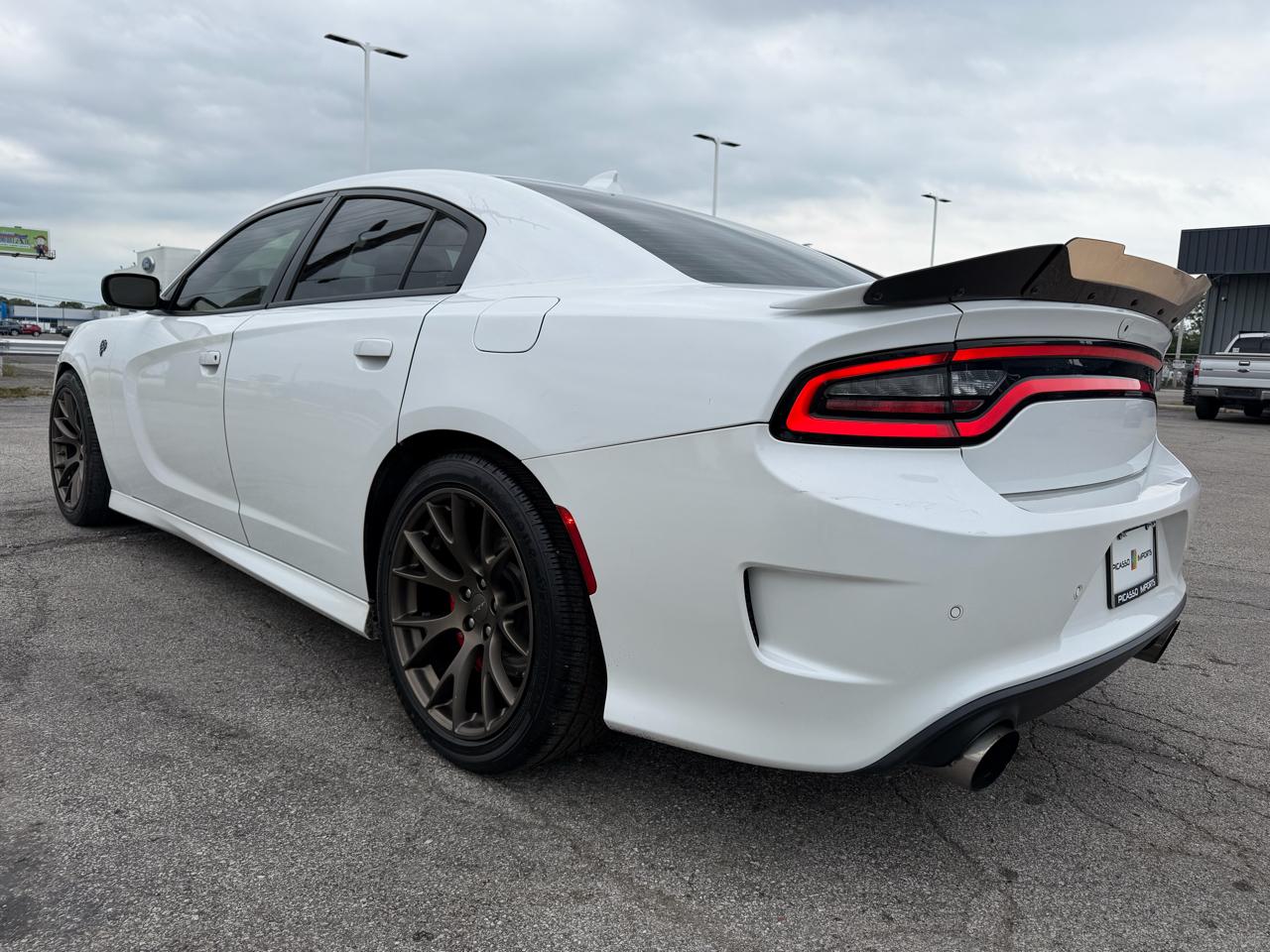 Dodge Charger 4dr Sdn SRT Hellcat RWD 2016