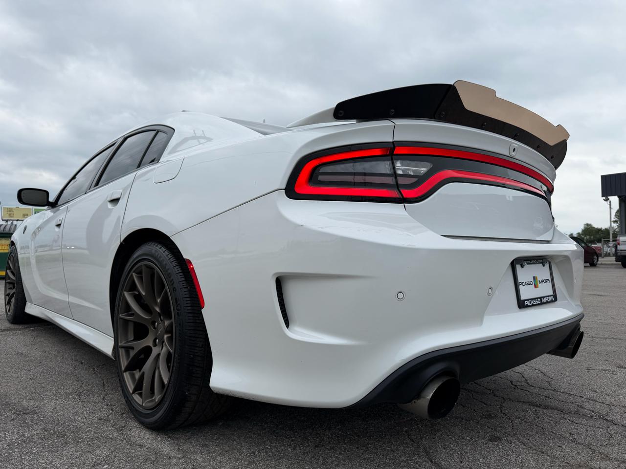 Dodge Charger 4dr Sdn SRT Hellcat RWD 2016