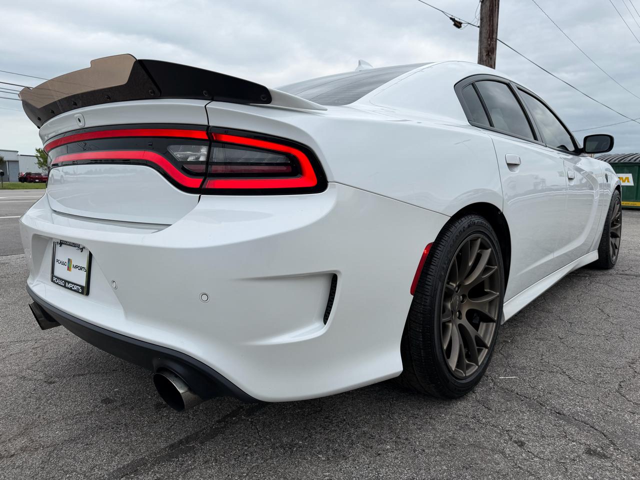 Dodge Charger 4dr Sdn SRT Hellcat RWD 2016