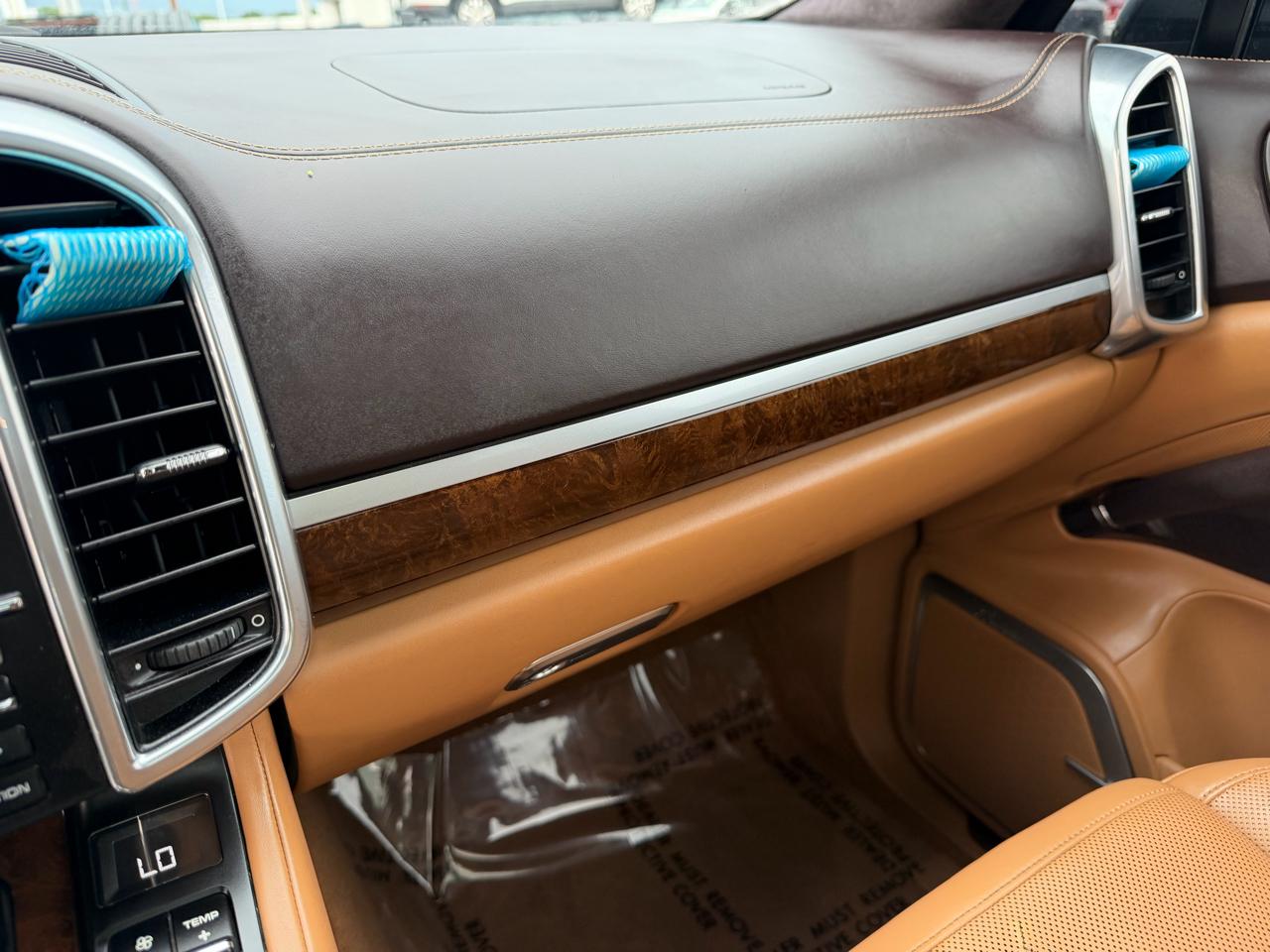 Porsche Cayenne AWD 4dr Turbo 2013