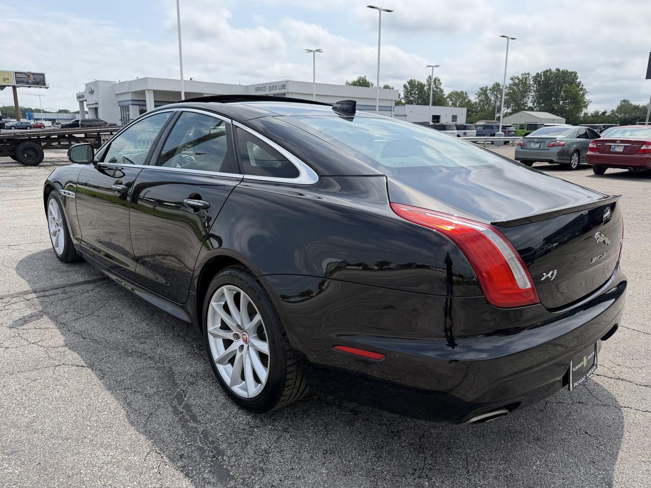 Jaguar XJ XJ R-Sport RWD 2018