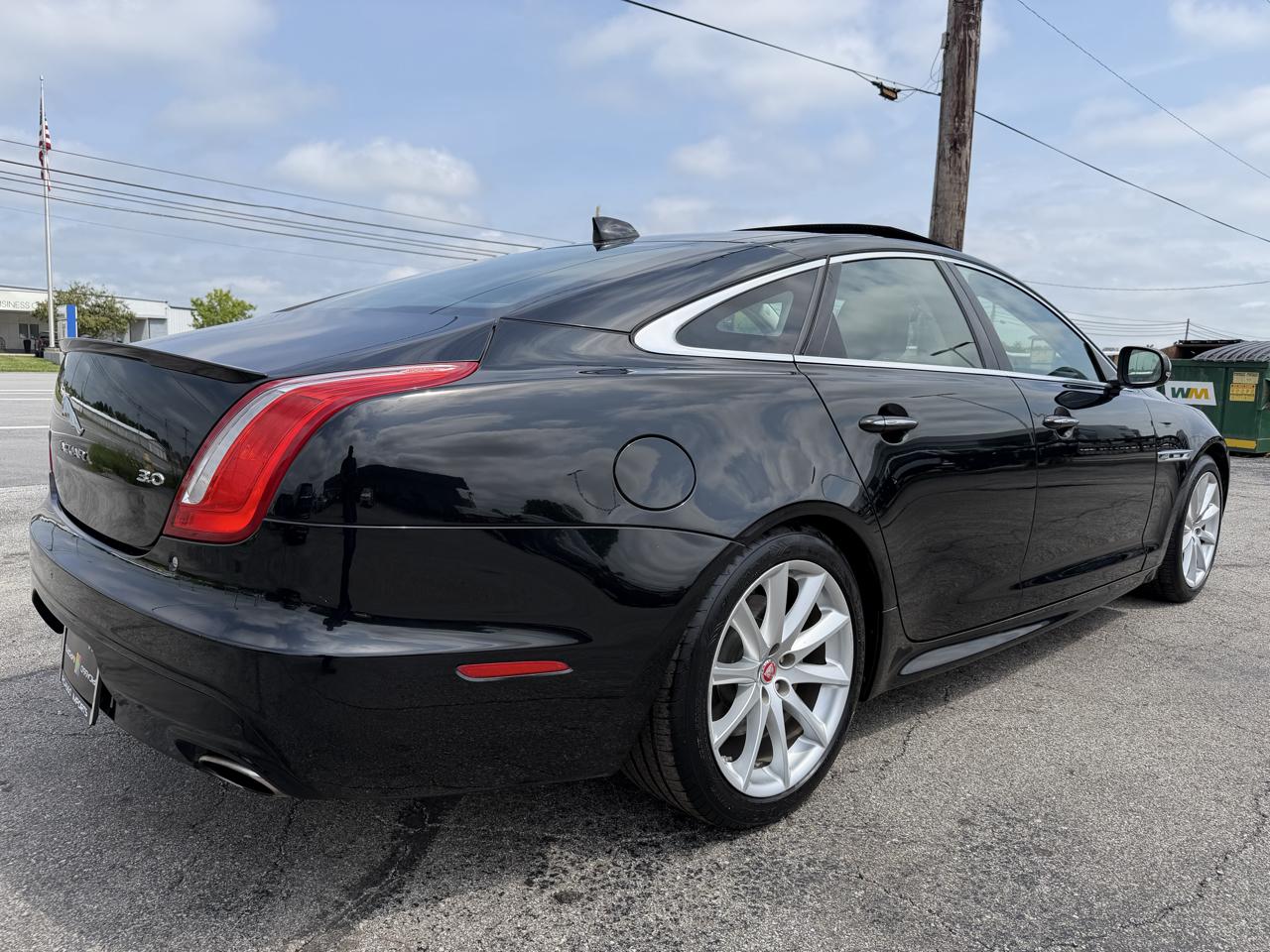 Jaguar XJ XJ R-Sport RWD 2018