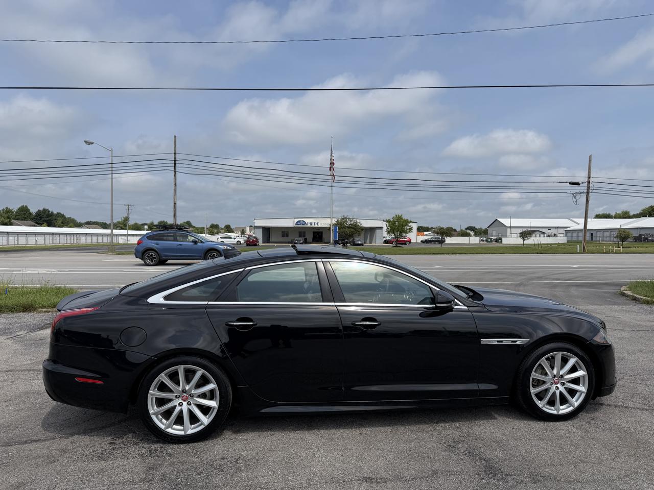 Jaguar XJ XJ R-Sport RWD 2018