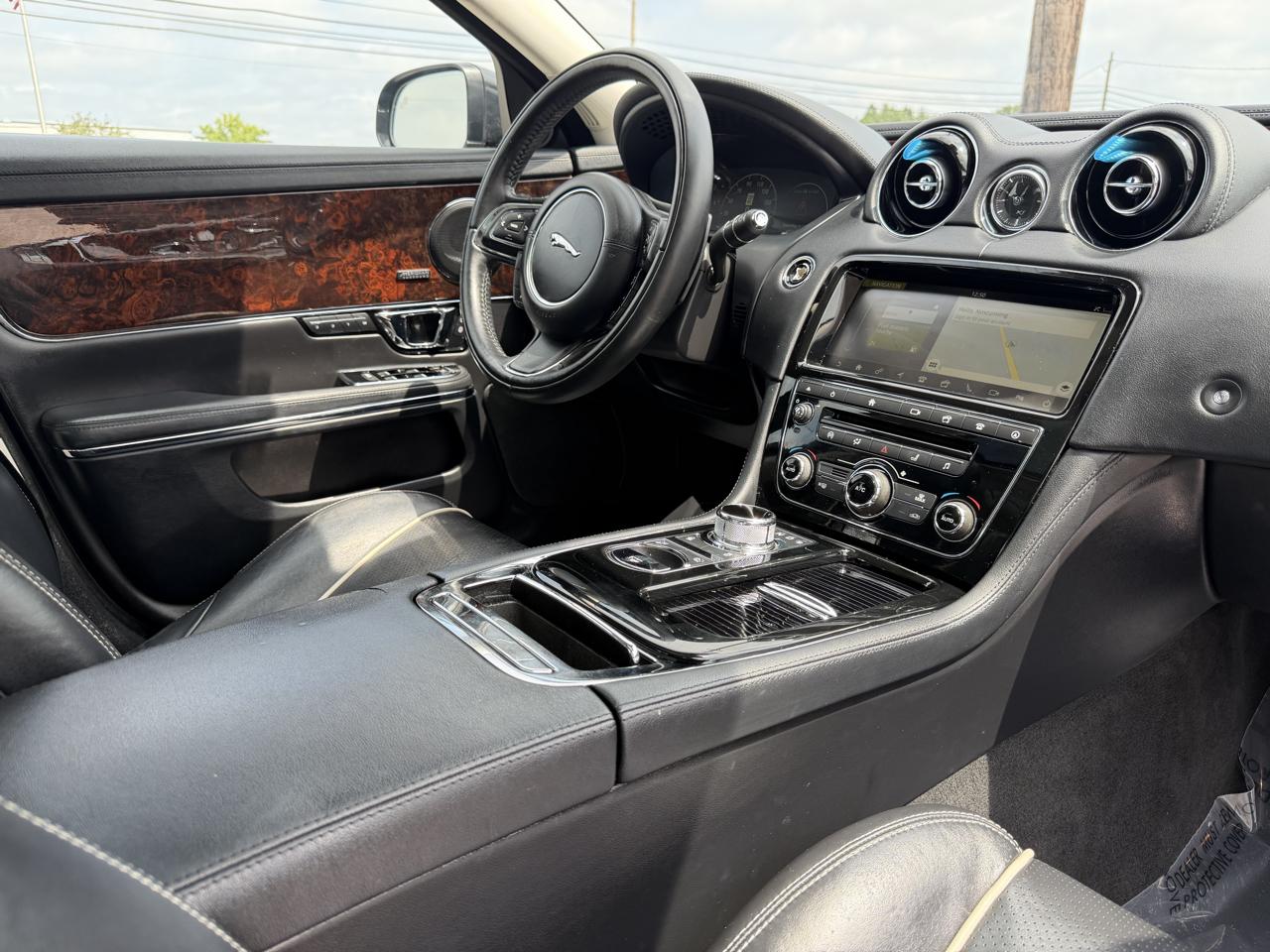 Jaguar XJ XJ R-Sport RWD 2018