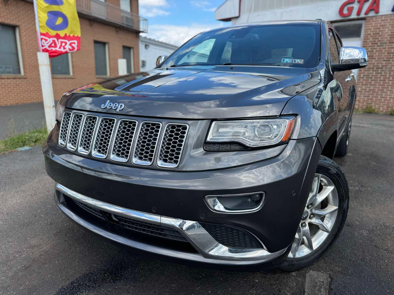 2014 Jeep Grand Cherokee Summit photo 2