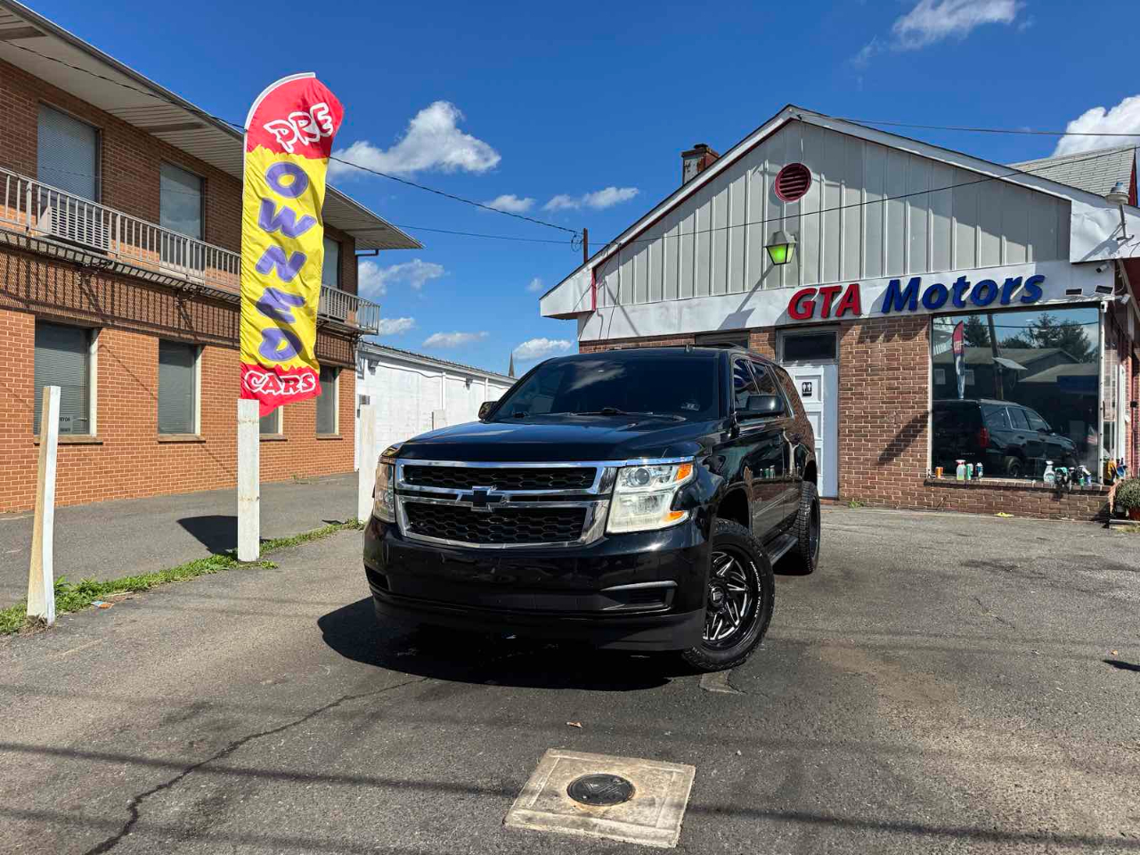 2015 Chevrolet Tahoe LT photo 2