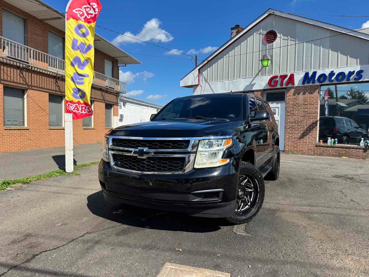 2015 Chevrolet Tahoe LT photo 3