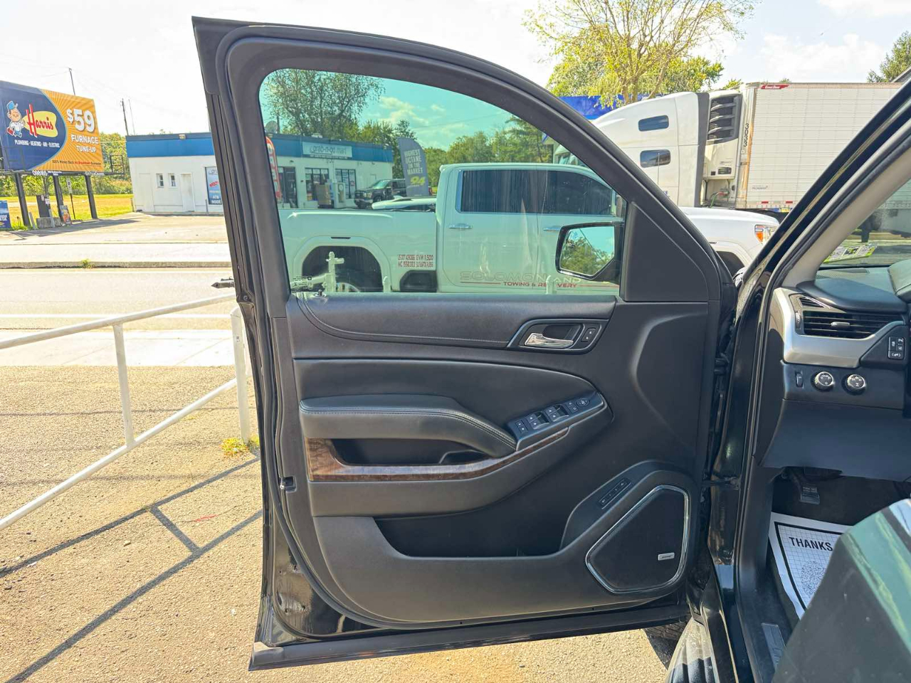 2015 Chevrolet Tahoe LT photo 22