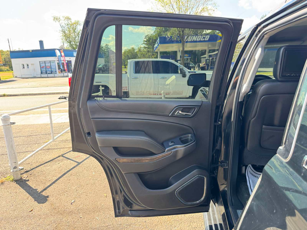 2015 Chevrolet Tahoe LT photo 28