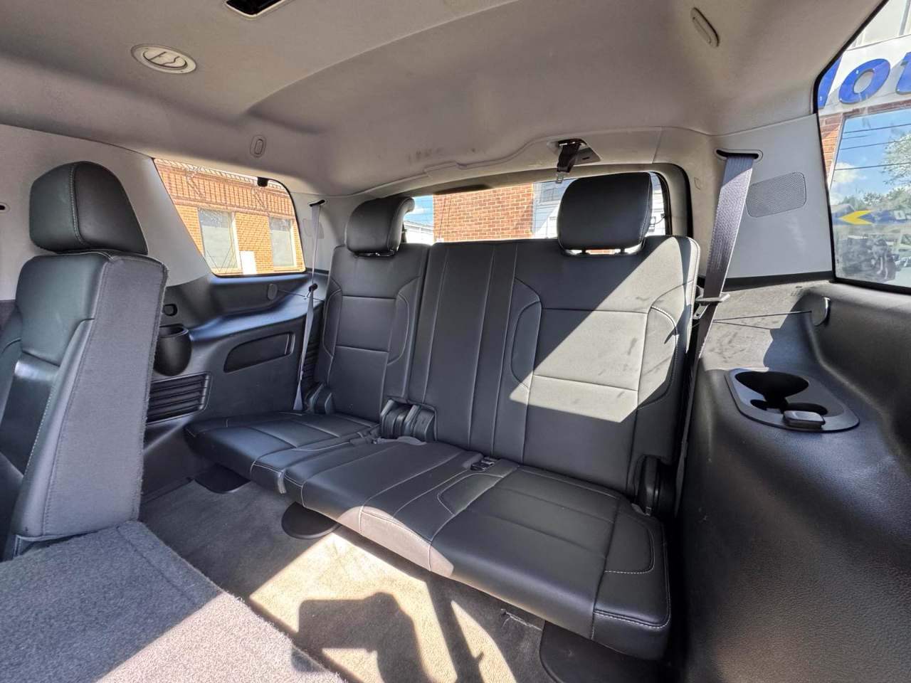2015 Chevrolet Tahoe LT photo 32