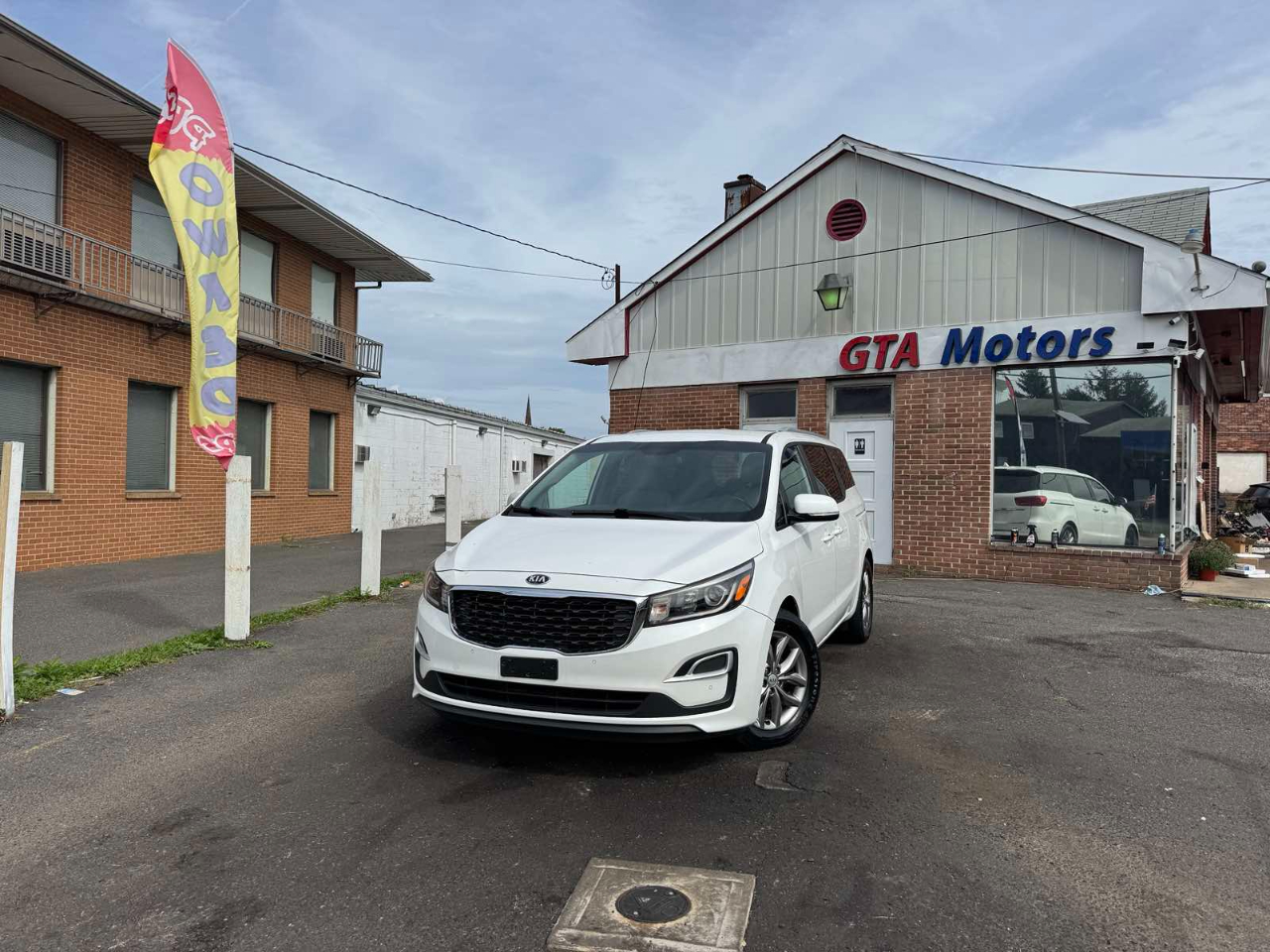 2019 Kia Sedona EX photo 2