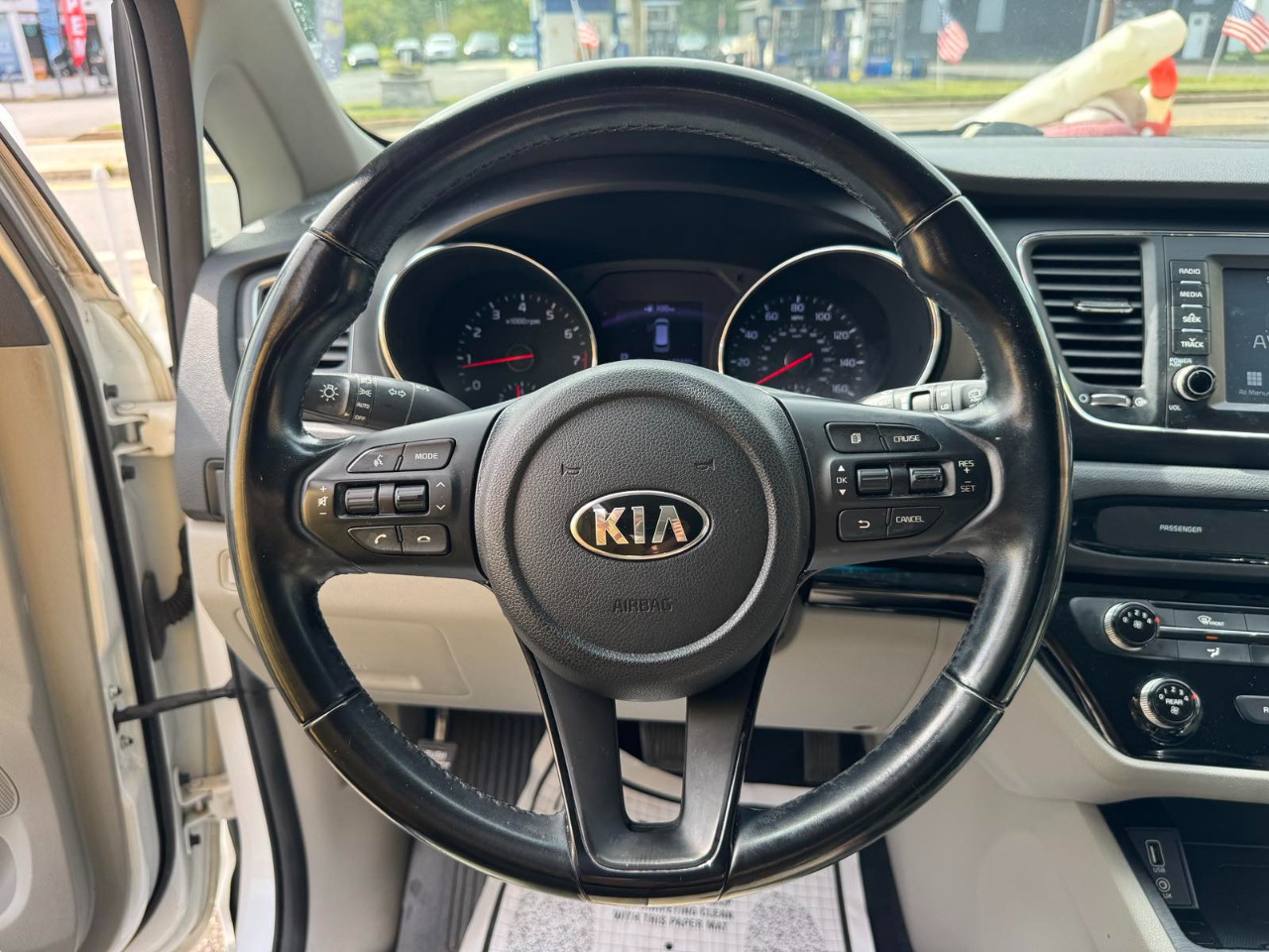 2019 Kia Sedona EX photo 27
