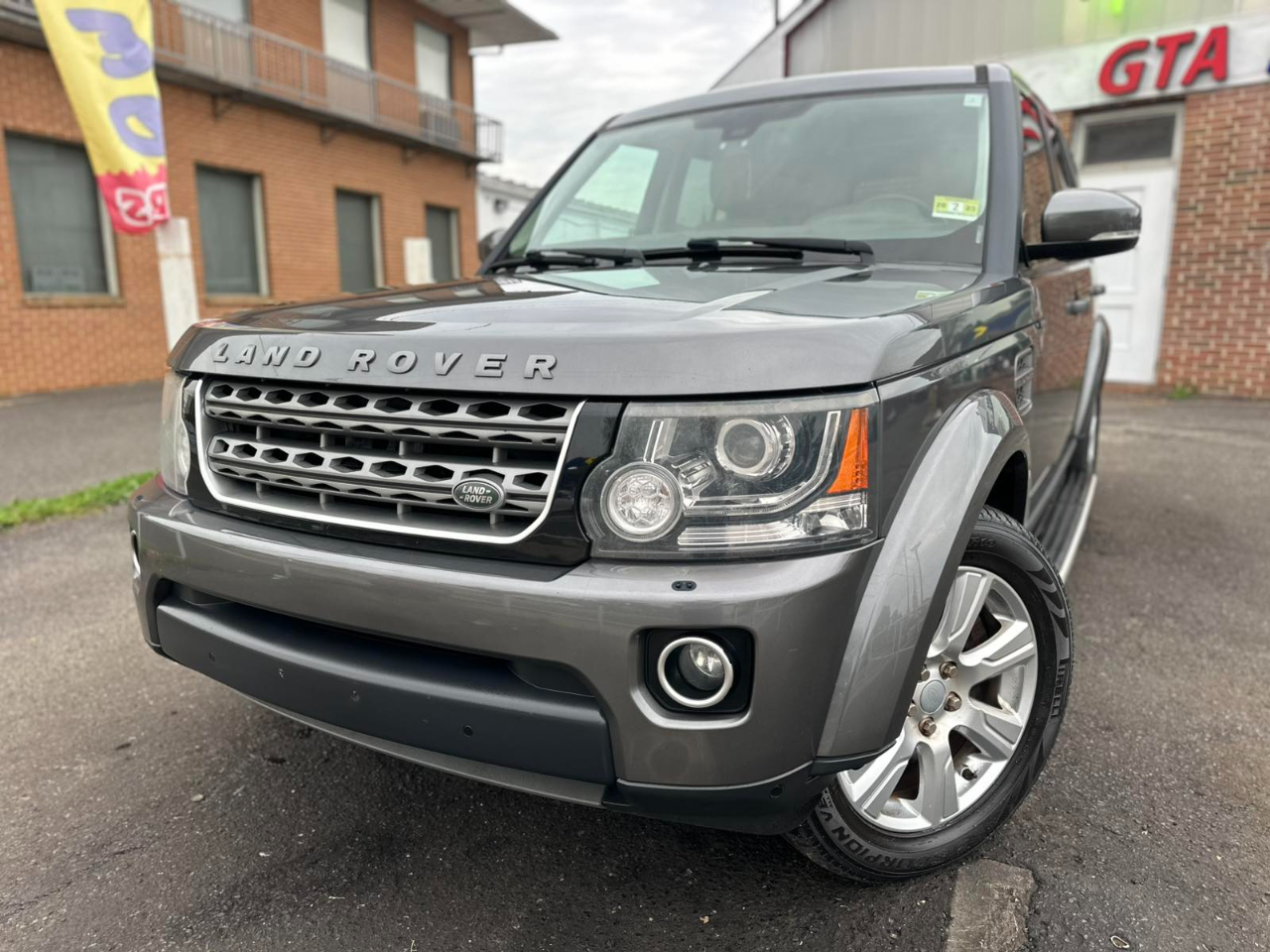 2016 Land Rover LR4 HSE photo 3