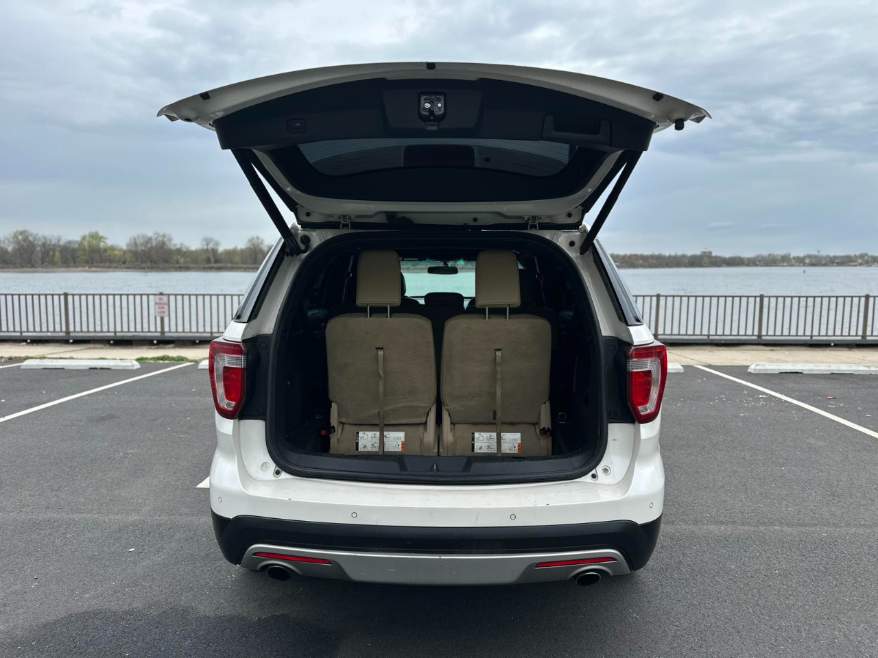 Ford Explorer 4WD 4dr XLT 2016