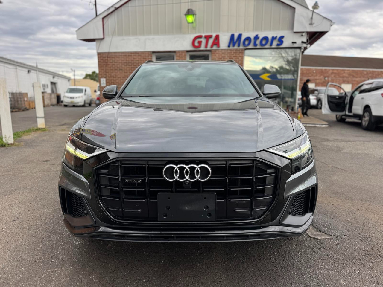 Audi Q8 Premium Plus 55 TFSI quattro 2020