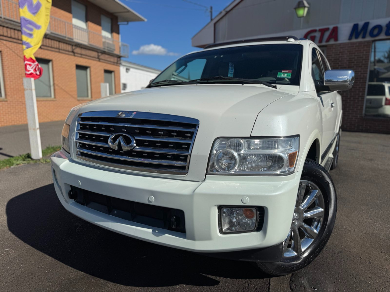 Infiniti QX56 4WD 4dr 2010