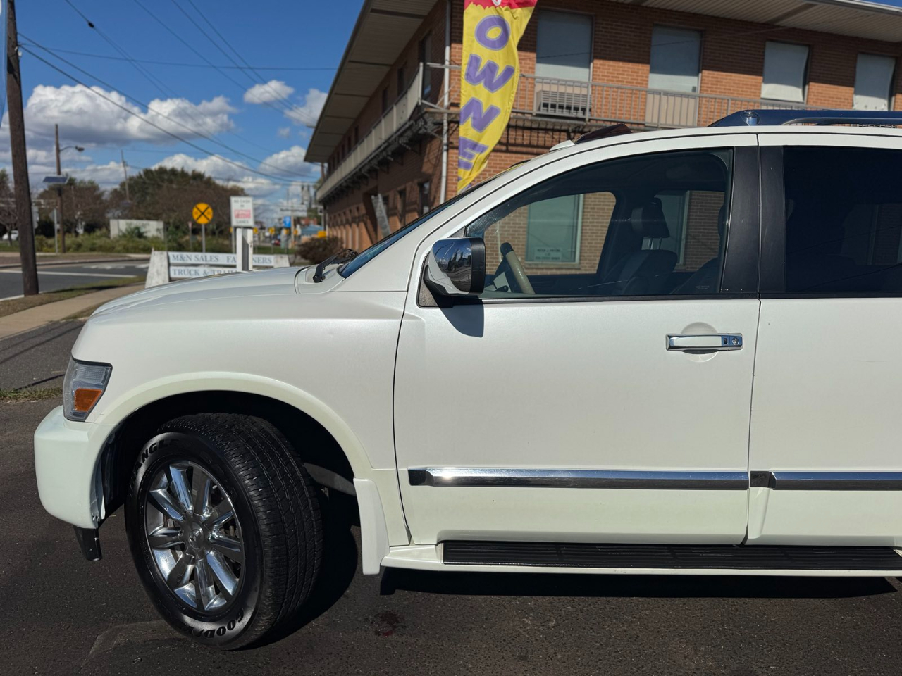 Infiniti QX56 4WD 4dr 2010