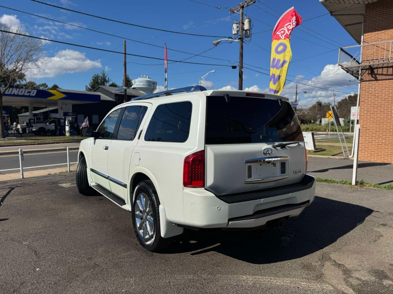 Infiniti QX56 4WD 4dr 2010