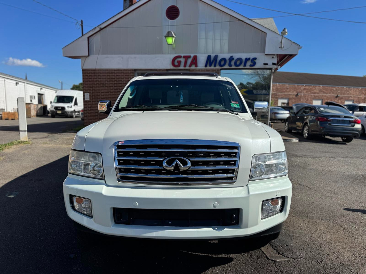 Infiniti QX56 4WD 4dr 2010