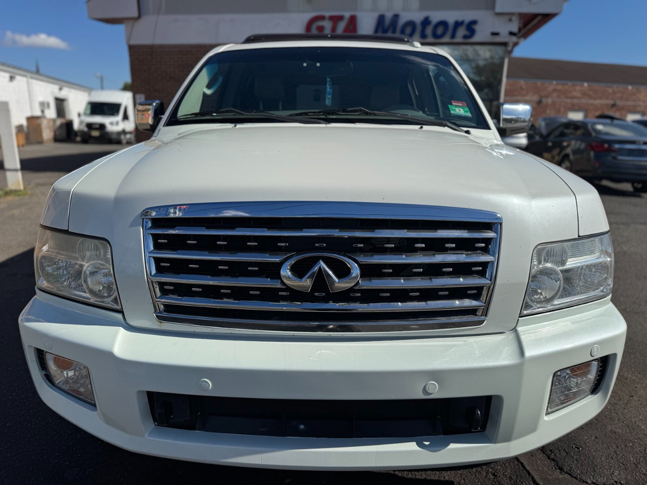 Infiniti QX56 4WD 4dr 2010