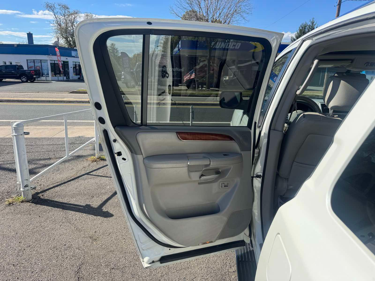 Infiniti QX56 4WD 4dr 2010