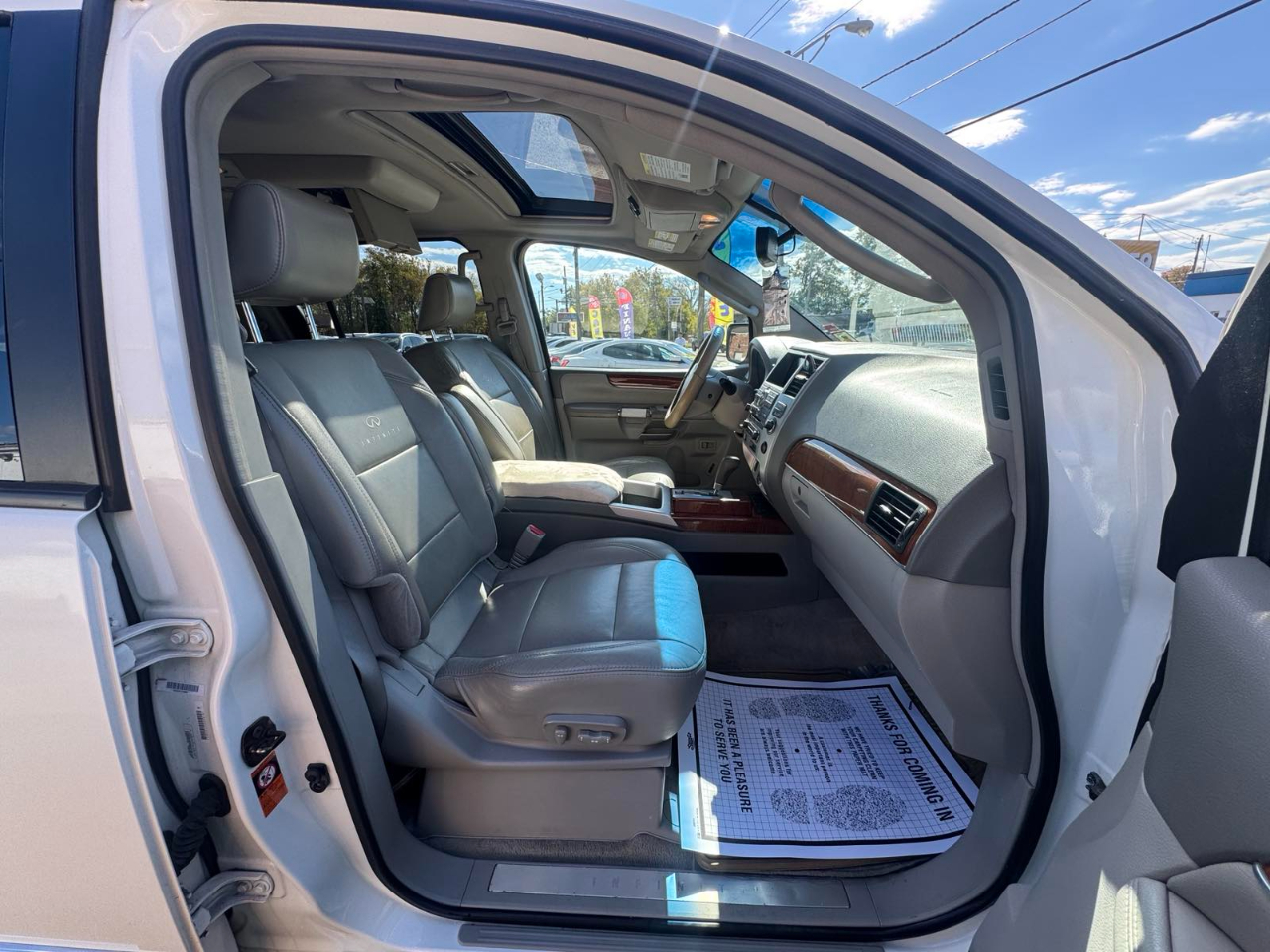 Infiniti QX56 4WD 4dr 2010