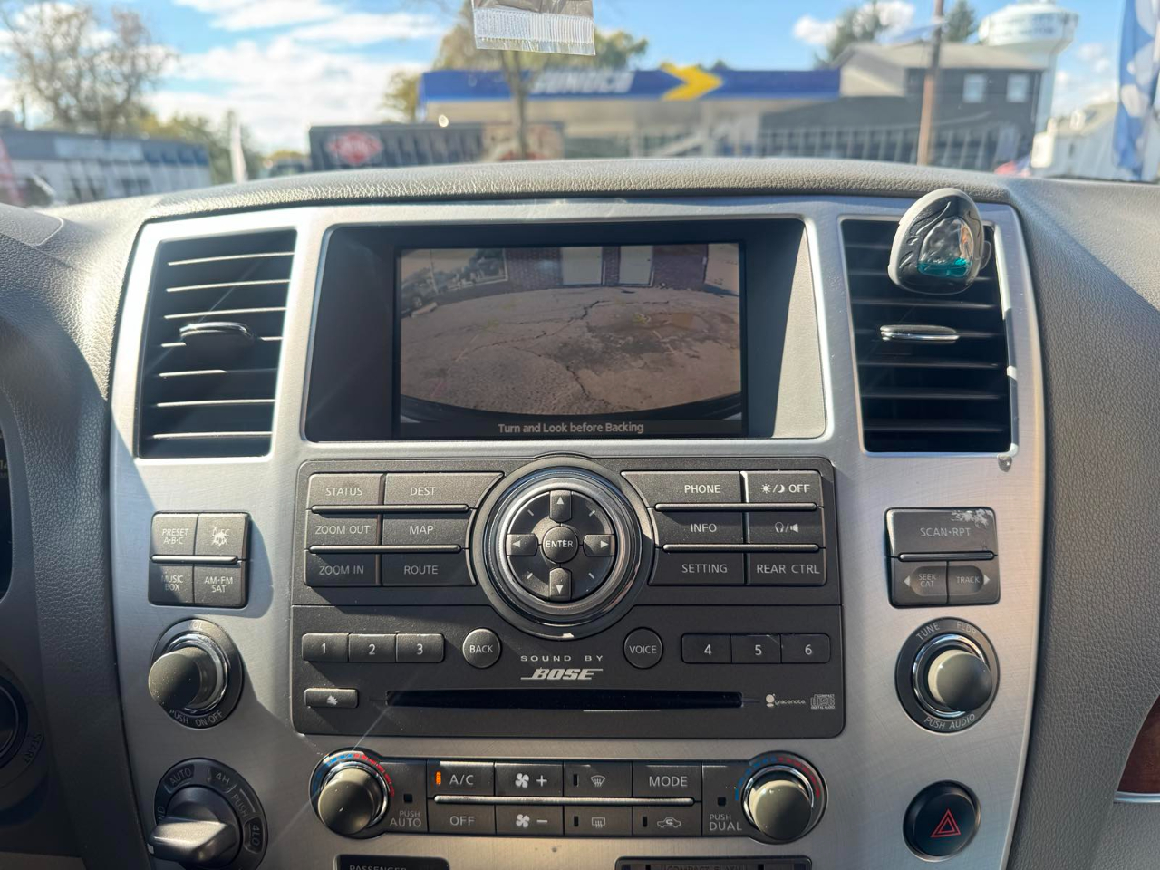 Infiniti QX56 4WD 4dr 2010