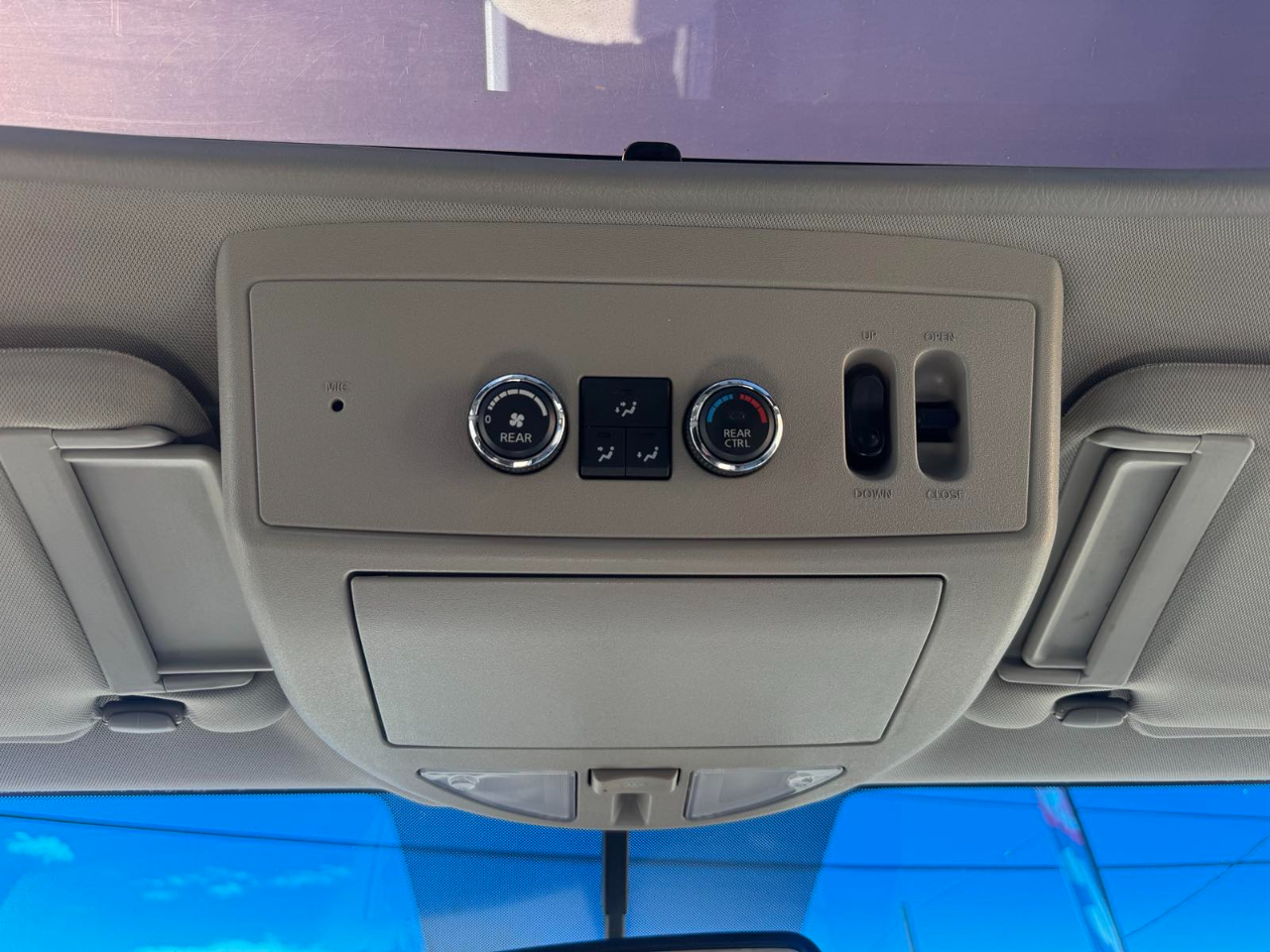 Infiniti QX56 4WD 4dr 2010