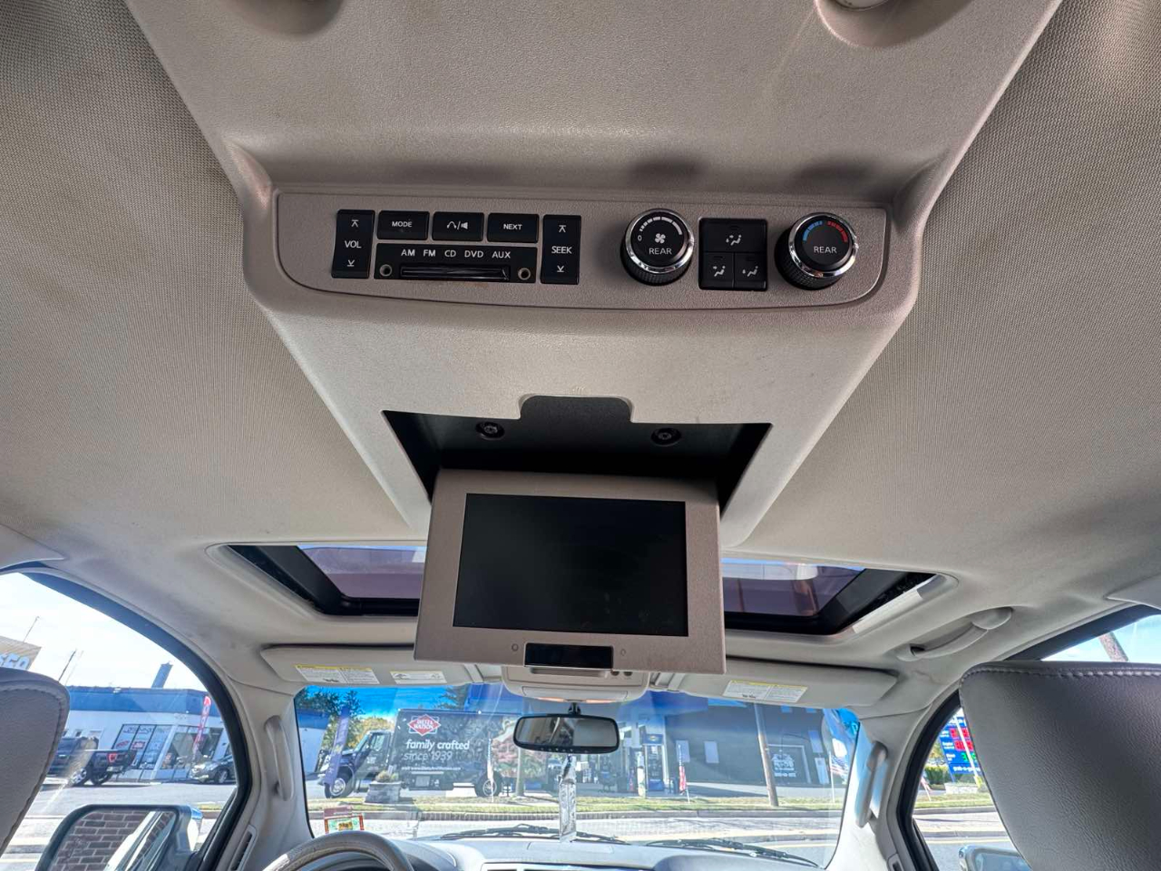 Infiniti QX56 4WD 4dr 2010