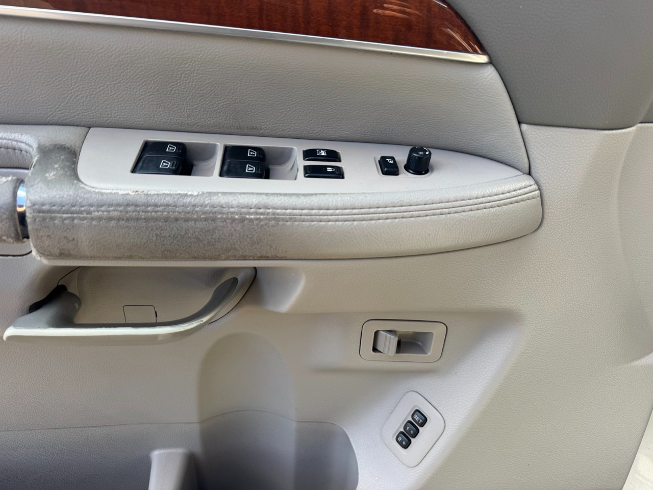 Infiniti QX56 4WD 4dr 2010