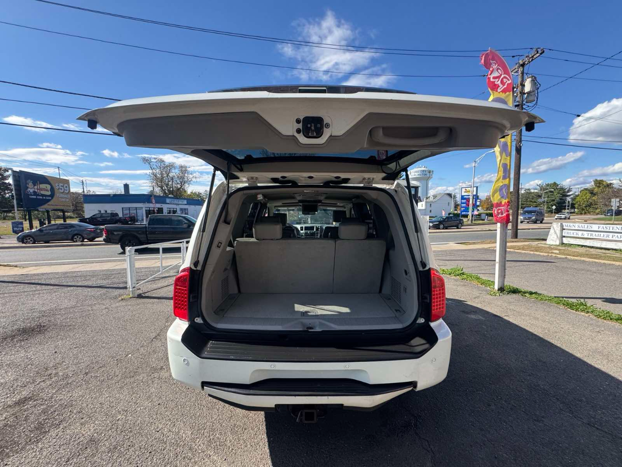 Infiniti QX56 4WD 4dr 2010