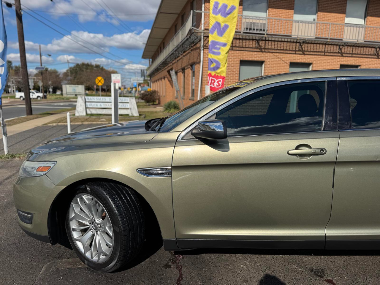 Ford Taurus 4dr Sdn Limited FWD 2013