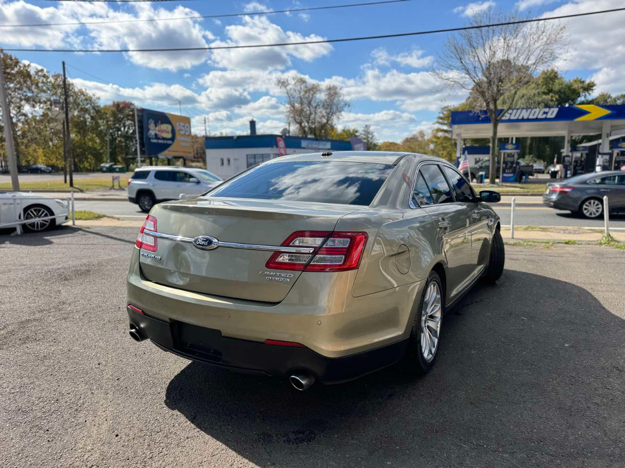 Ford Taurus 4dr Sdn Limited FWD 2013