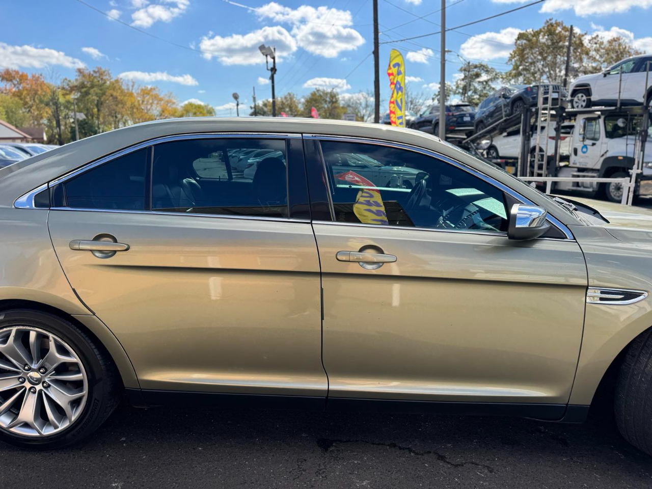 Ford Taurus 4dr Sdn Limited FWD 2013