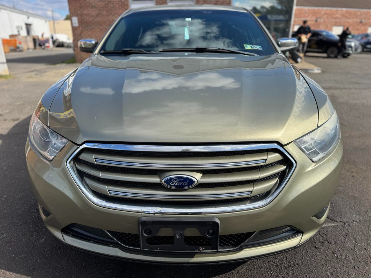 Ford Taurus 4dr Sdn Limited FWD 2013