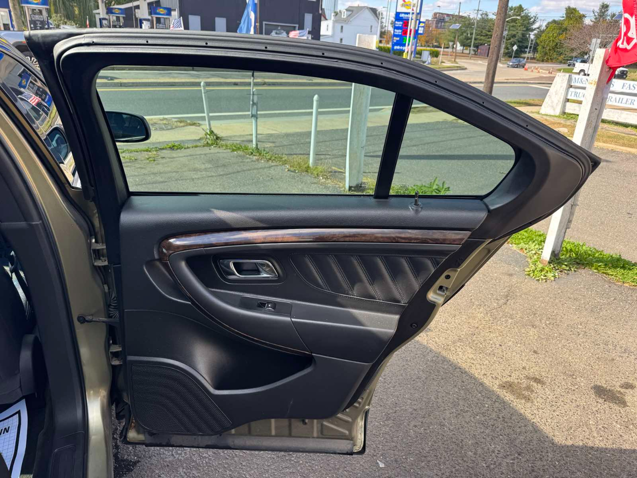 Ford Taurus 4dr Sdn Limited FWD 2013