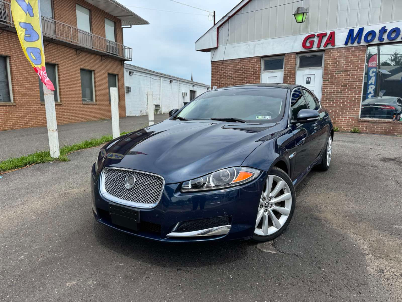 Jaguar XF 4dr Sdn V6 AWD 2013