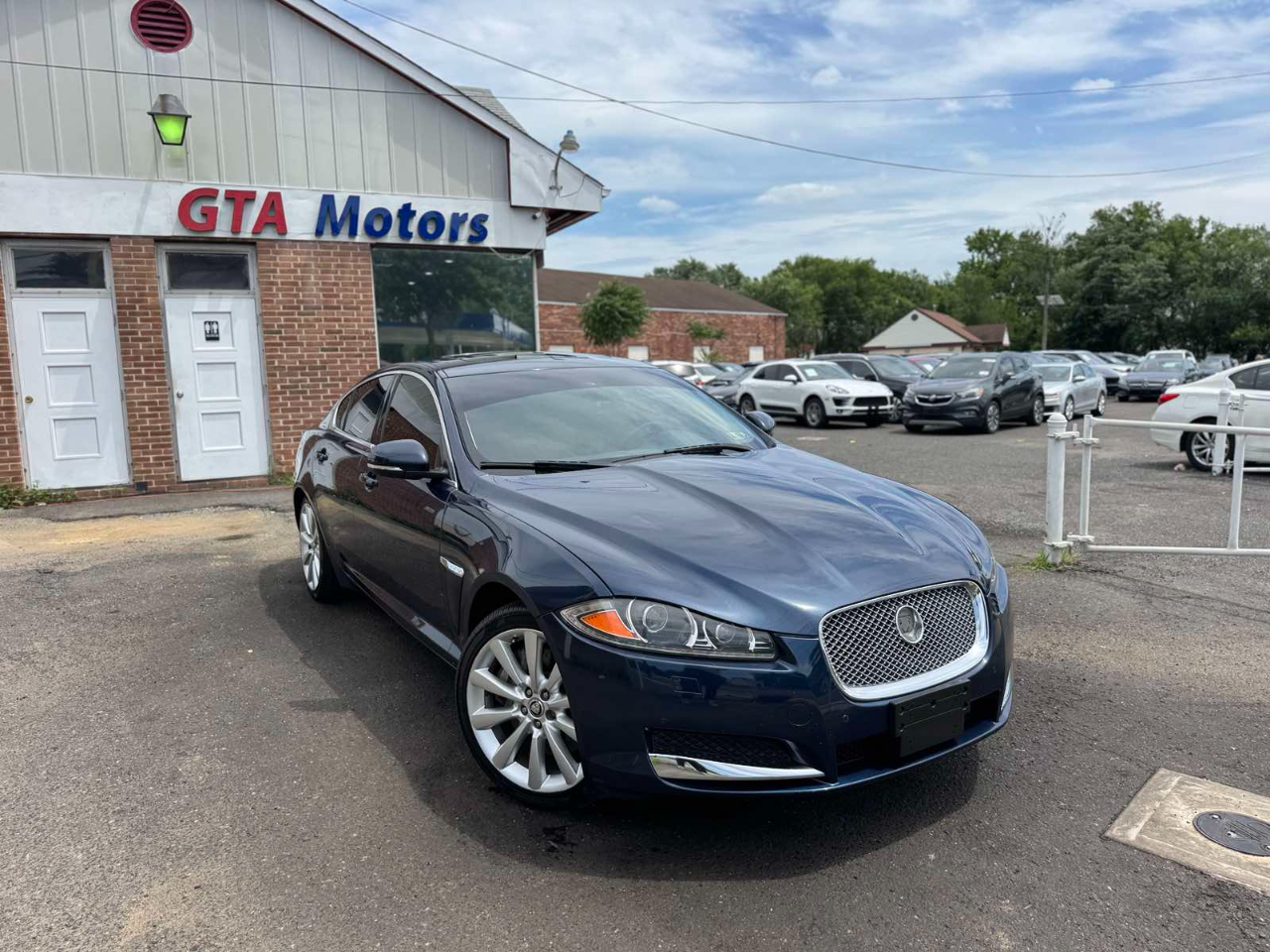 Jaguar XF 4dr Sdn V6 AWD 2013