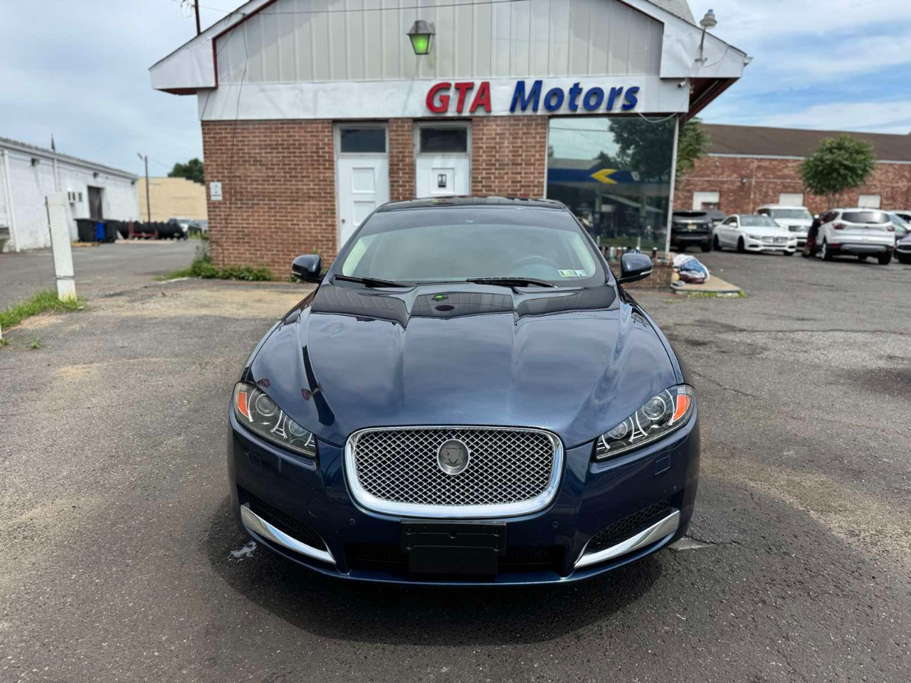 Jaguar XF 4dr Sdn V6 AWD 2013