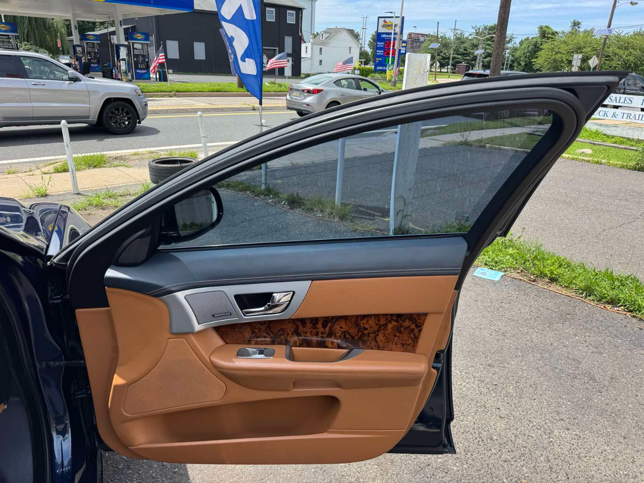 Jaguar XF 4dr Sdn V6 AWD 2013