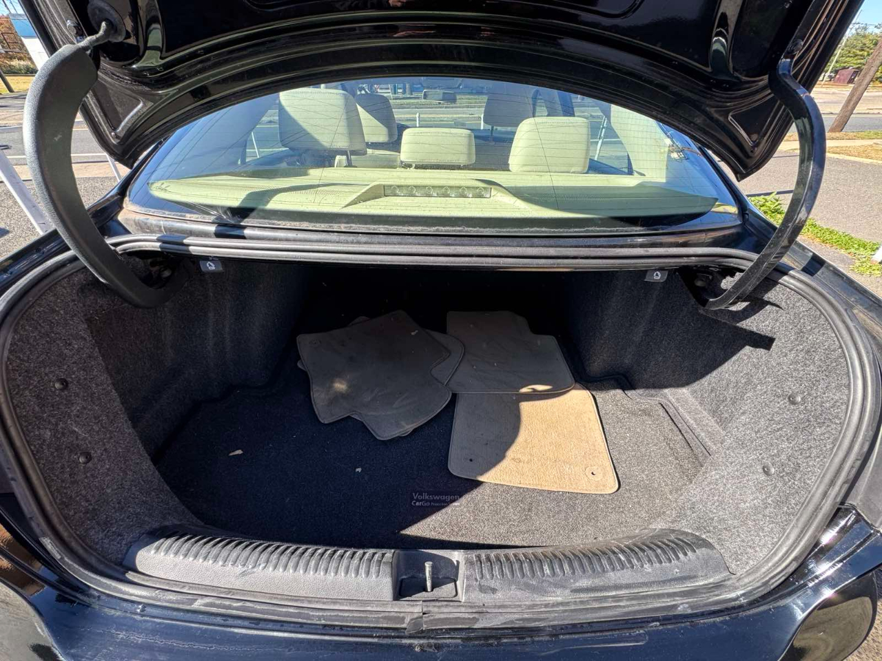 Volkswagen Jetta Sedan 4dr Auto SE PZEV 2012