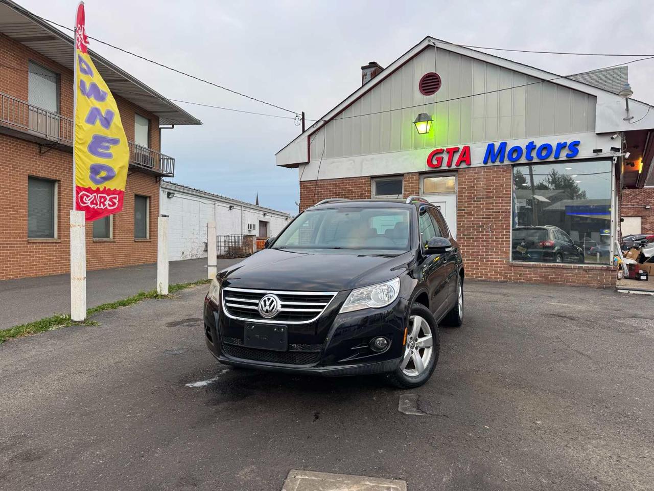 Volkswagen Tiguan FWD 4dr Wolfsburg 2010