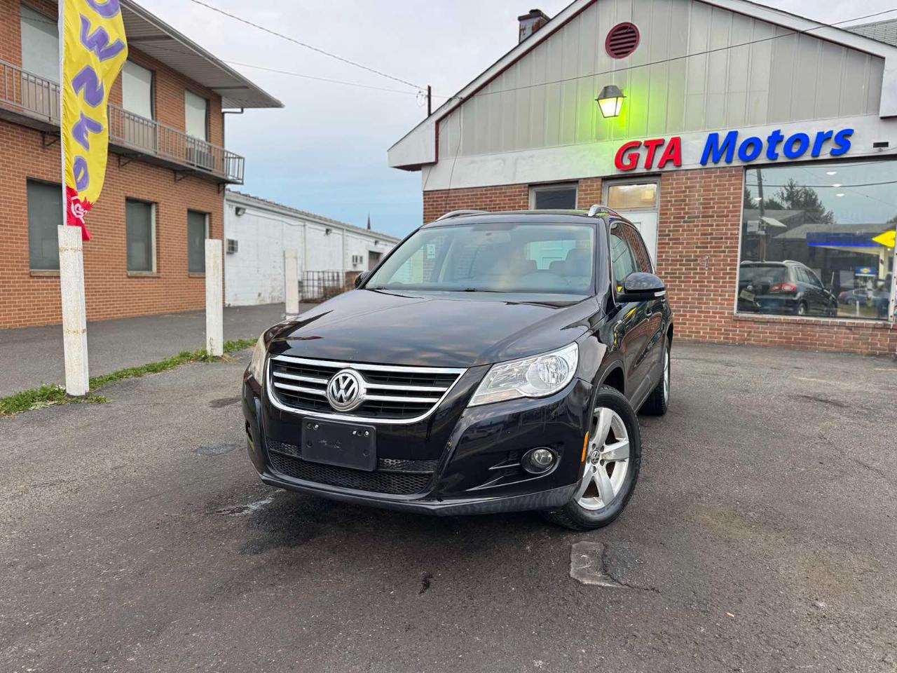 Volkswagen Tiguan FWD 4dr Wolfsburg 2010