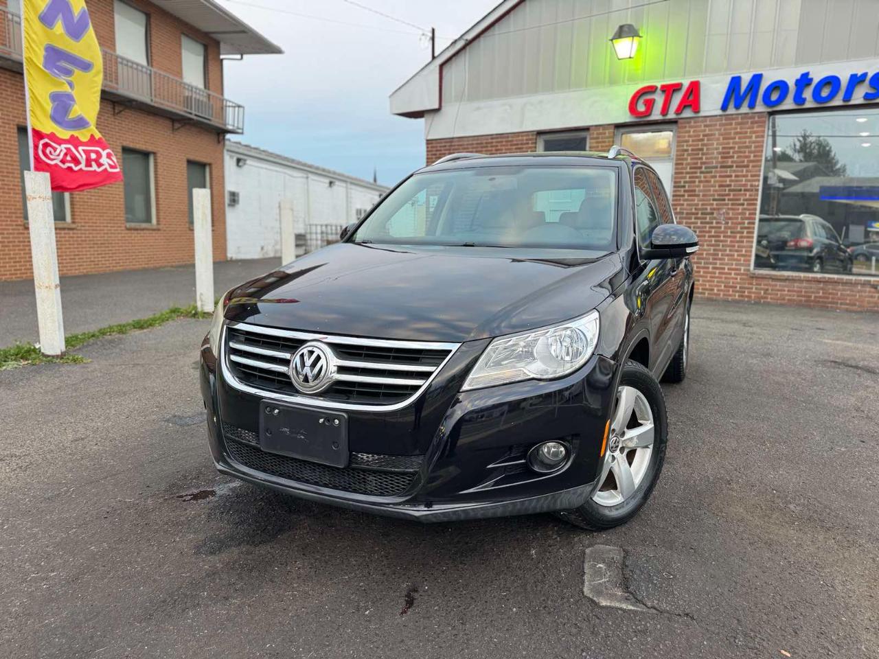 Volkswagen Tiguan FWD 4dr Wolfsburg 2010