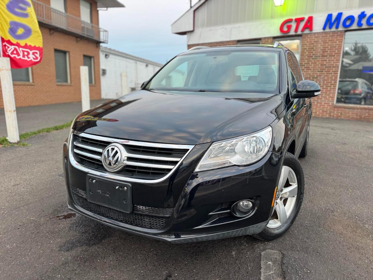 Volkswagen Tiguan FWD 4dr Wolfsburg 2010