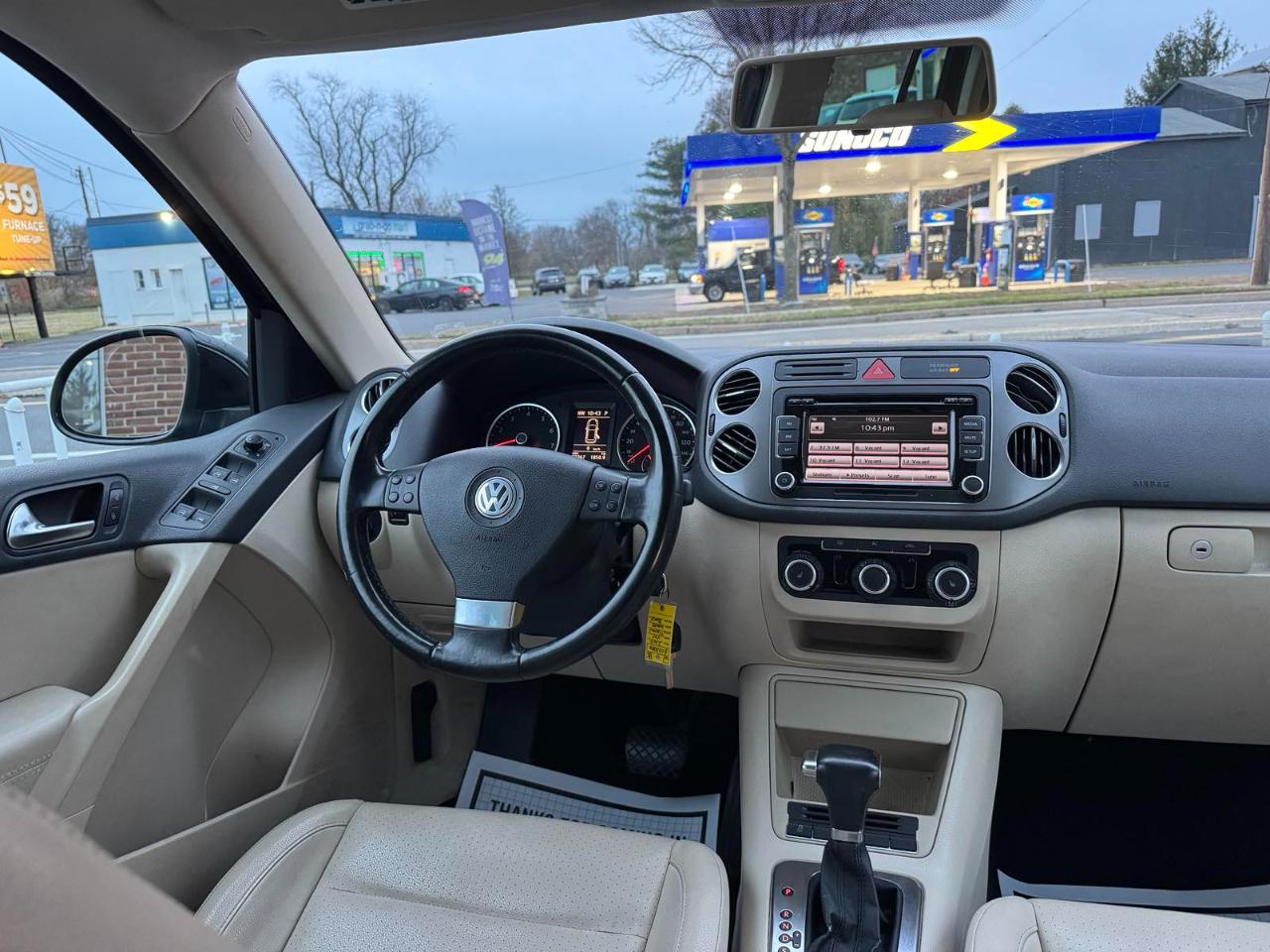 Volkswagen Tiguan FWD 4dr Wolfsburg 2010